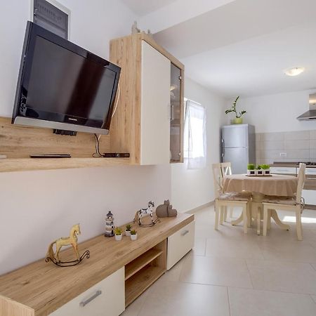 Apartment Angela Čunski Esterno foto
