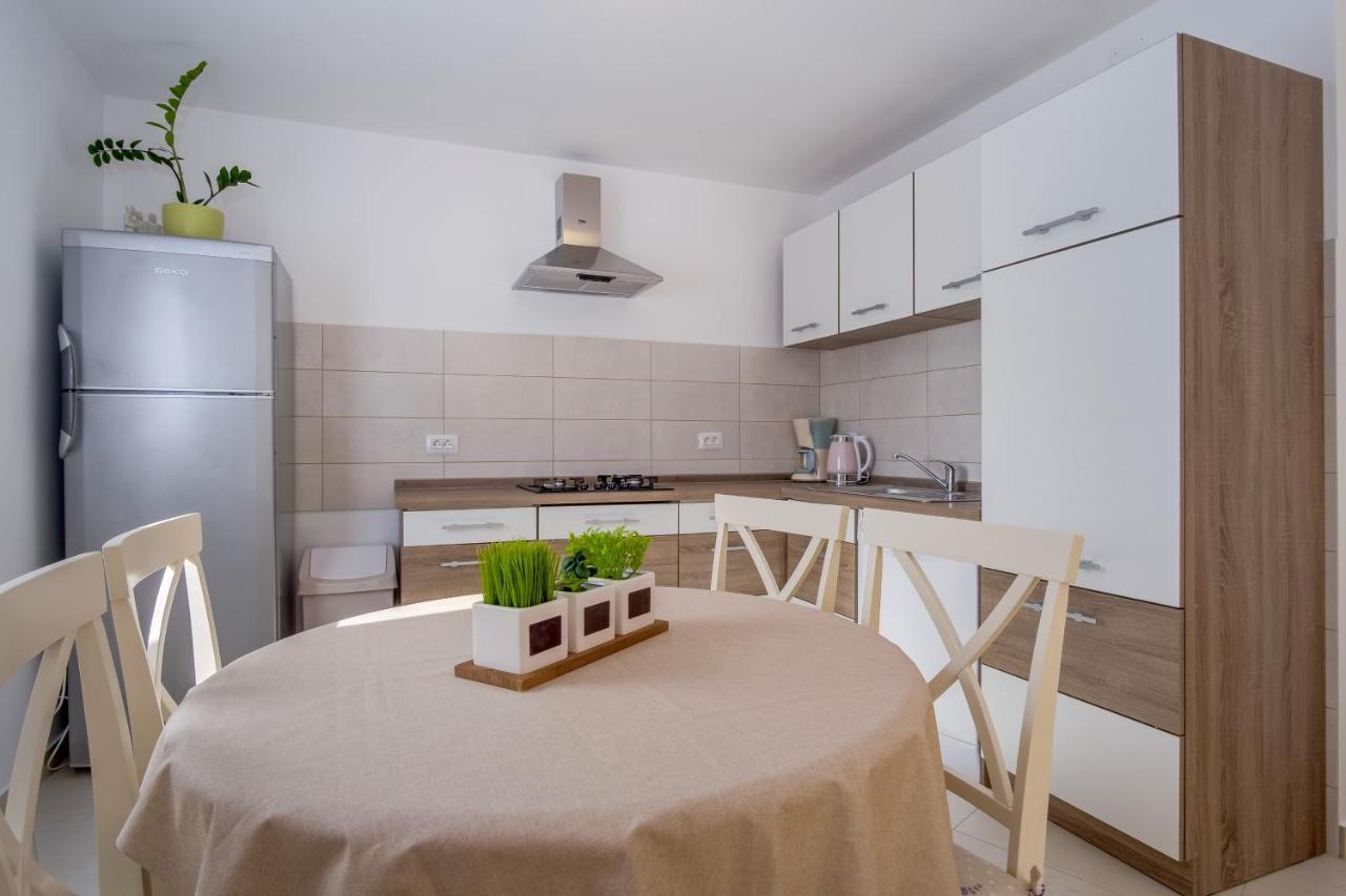 Apartment Angela Čunski Esterno foto