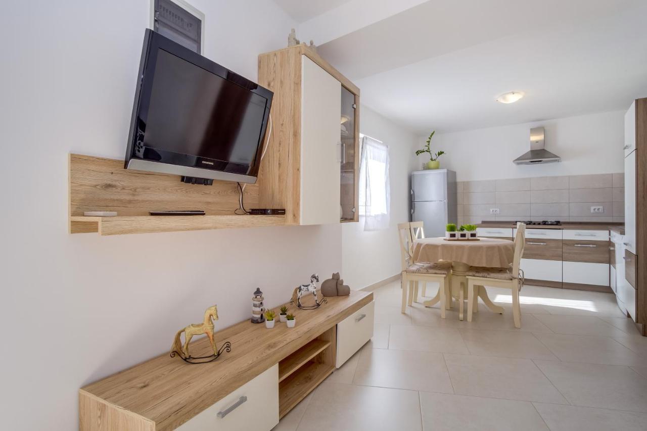 Apartment Angela Čunski Esterno foto